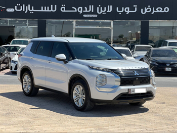 Mitsubishi  Outlander  2024  Automatic  99,000 Km  4 Cylinder  Four Wheel Drive (4WD)  SUV  White