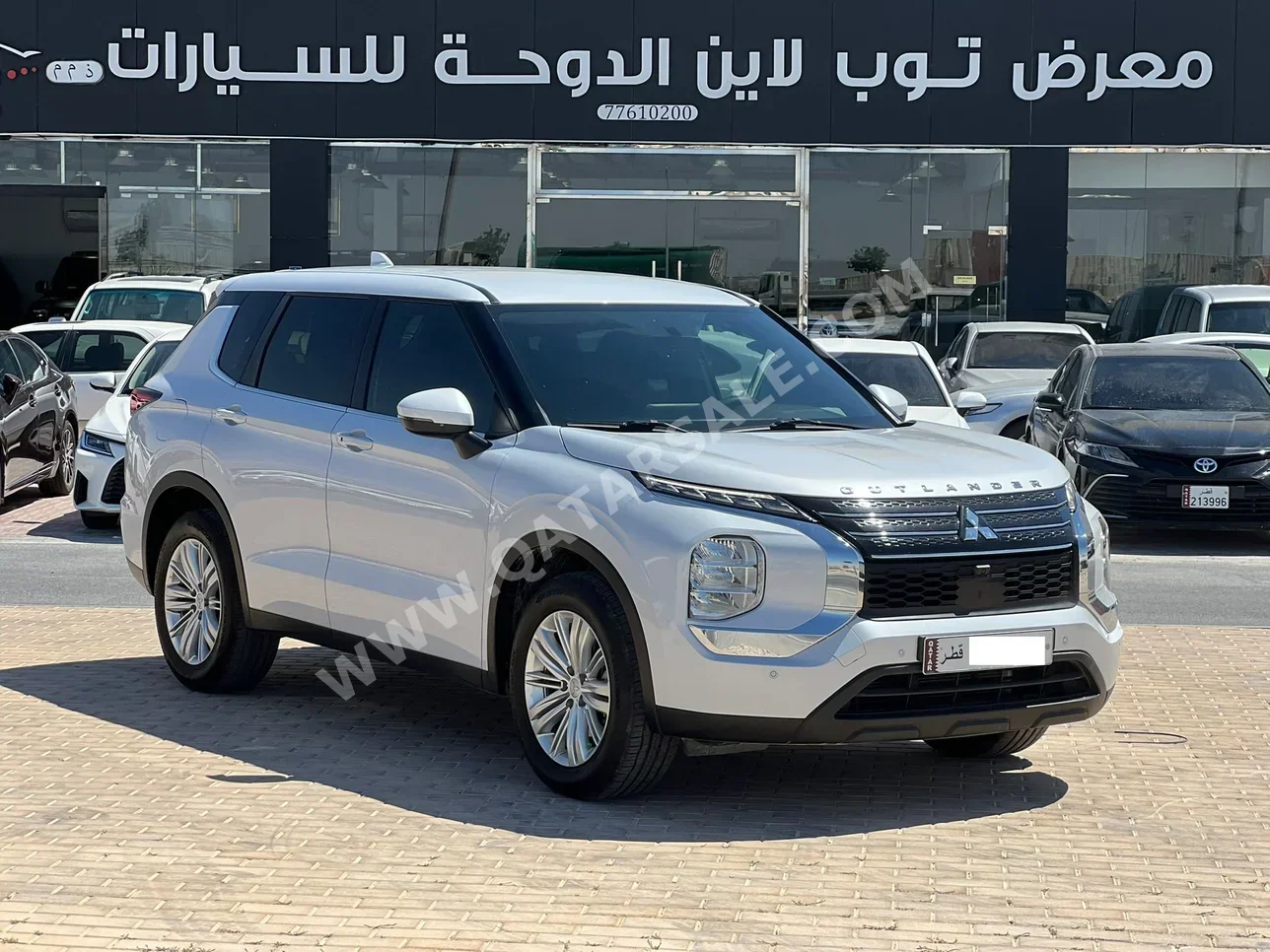Mitsubishi Outlander 2024 Automatic 99,000 Km 4 Cylinder Four Wheel Drive (4WD) SUV White