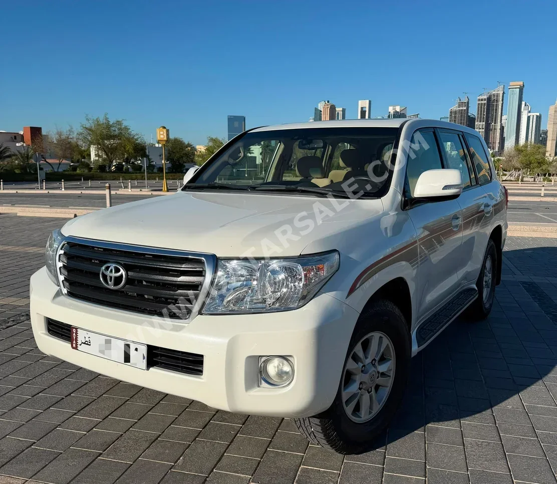 Toyota  Land Cruiser  GX  2013  Automatic  460,000 Km  6 Cylinder  Four Wheel Drive (4WD)  SUV  White