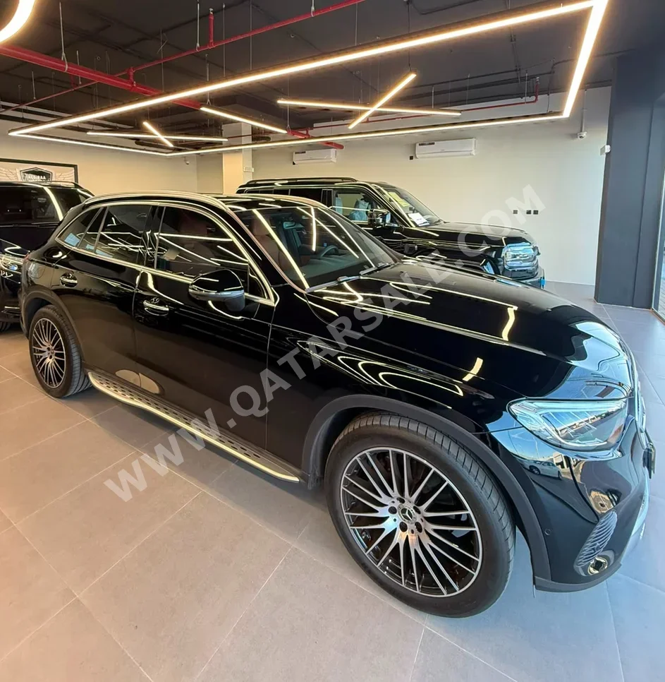 Mercedes-Benz GLC 200 2025 Automatic 4,000 Km 4 Cylinder Four Wheel Drive (4WD) SUV Black With Warranty