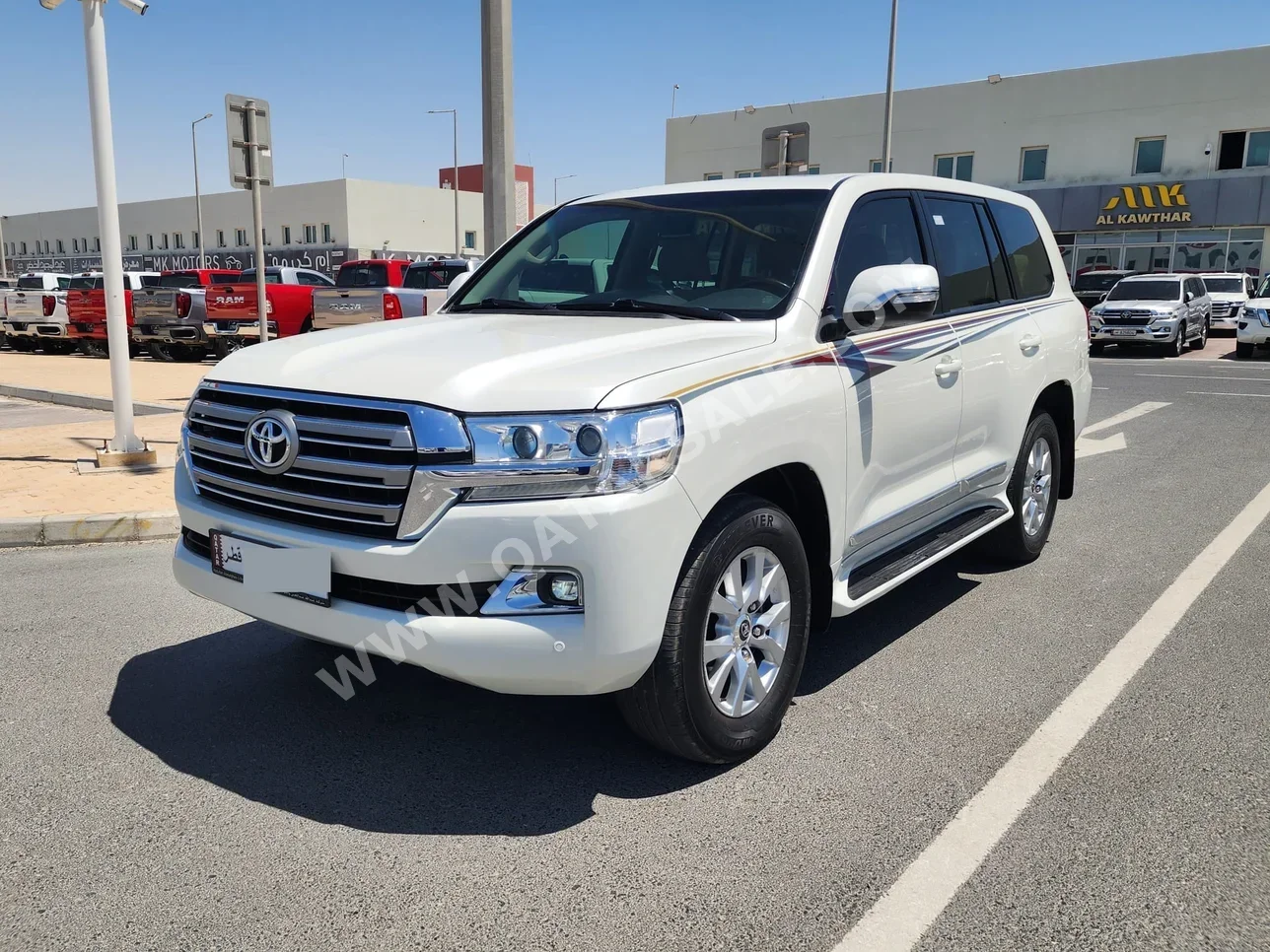 Toyota Land Cruiser GXR 2017 Automatic 205,000 Km 6 Cylinder Four Wheel Drive (4WD) SUV White