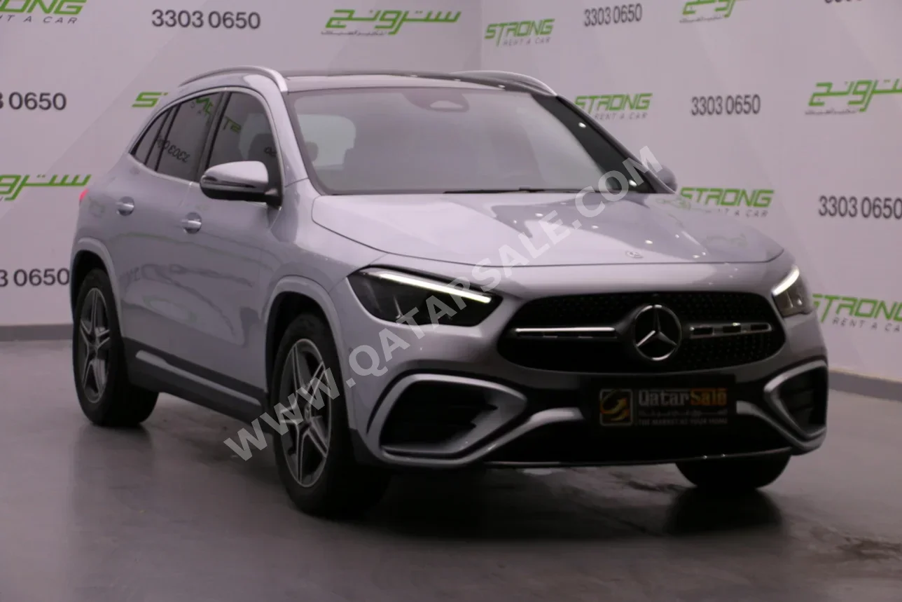 Mercedes-Benz GLA 200 2025 Automatic 3,700 Km 4 Cylinder Four Wheel Drive (4WD) SUV Silver With Warranty