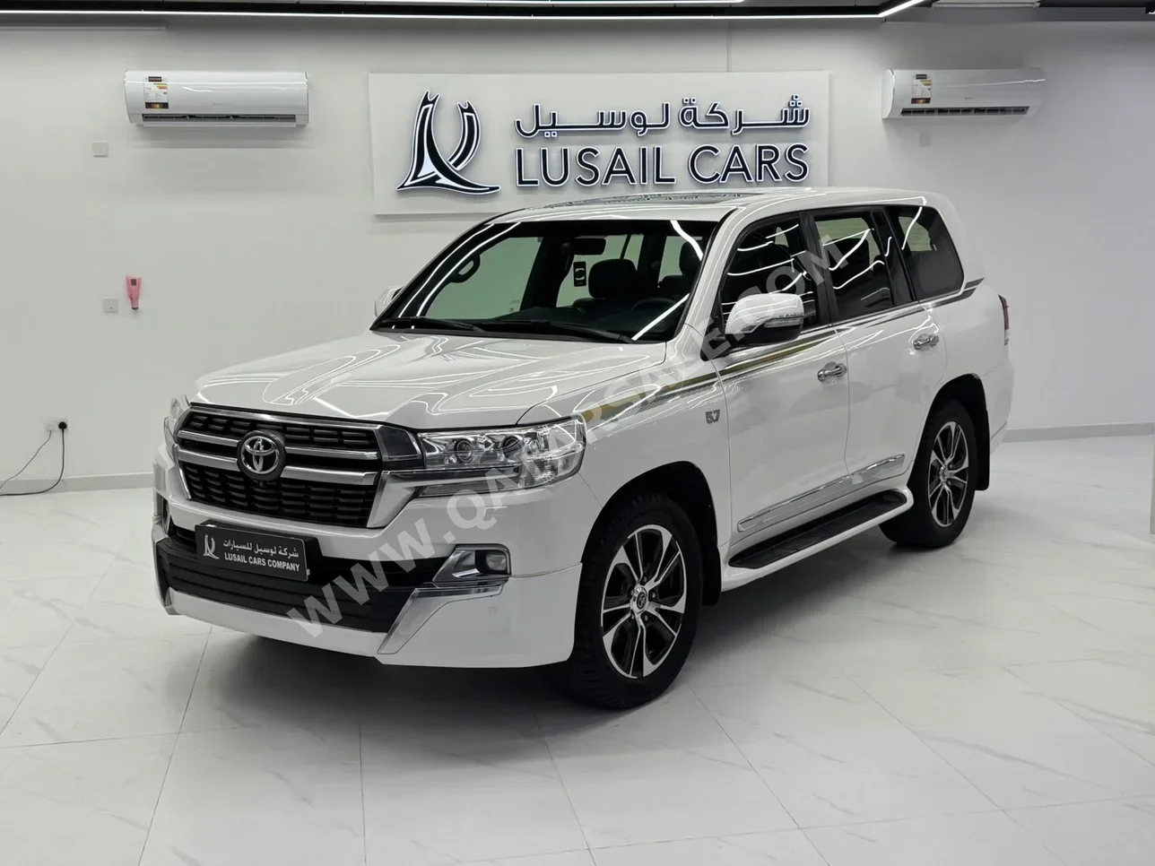 Toyota Land Cruiser VXS 2016 Automatic 272,000 Km 8 Cylinder Four Wheel Drive (4WD) SUV White