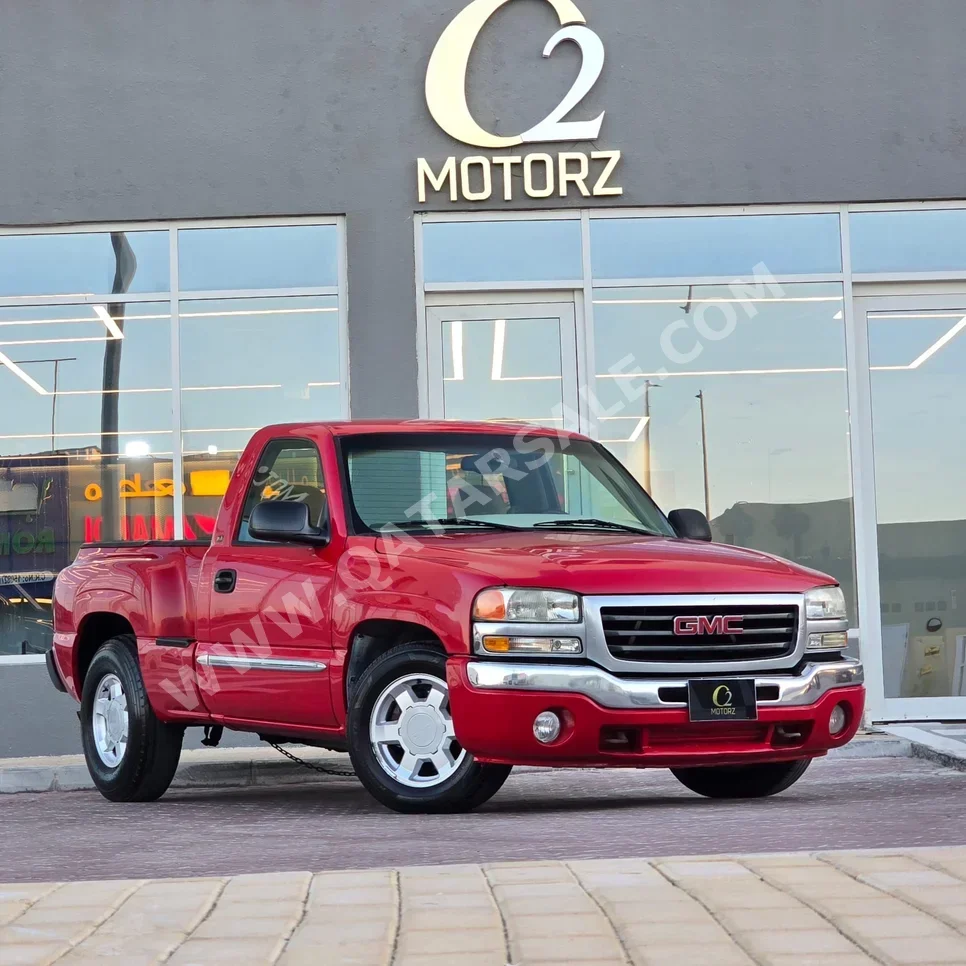 GMC Sierra 2006 Automatic 325,000 Km 8 Cylinder Four Wheel Drive (4WD) Pick Up Red
