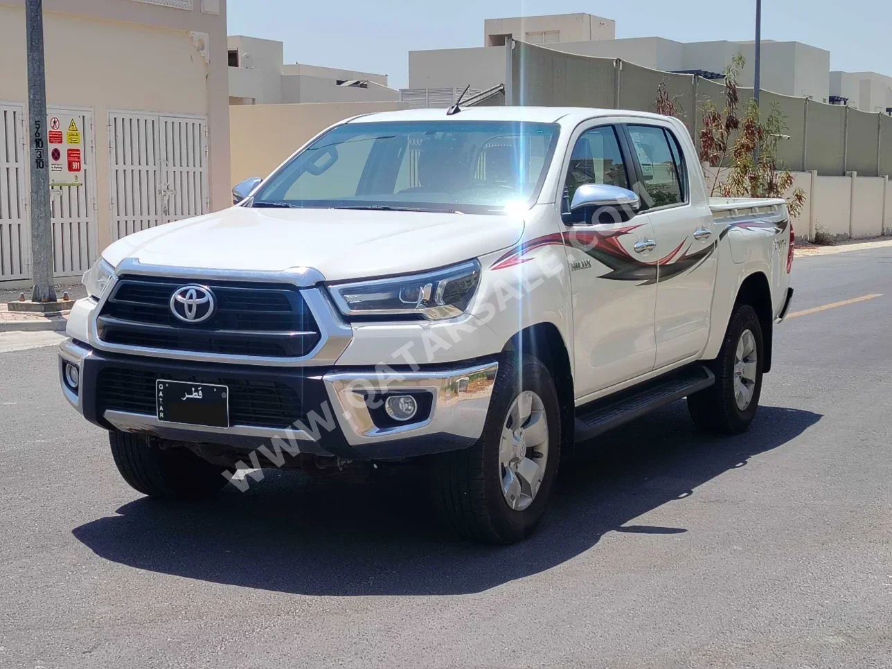 Toyota Hilux SR5 2023 Manual 71,000 Km 4 Cylinder Four Wheel Drive (4WD) Pick Up White