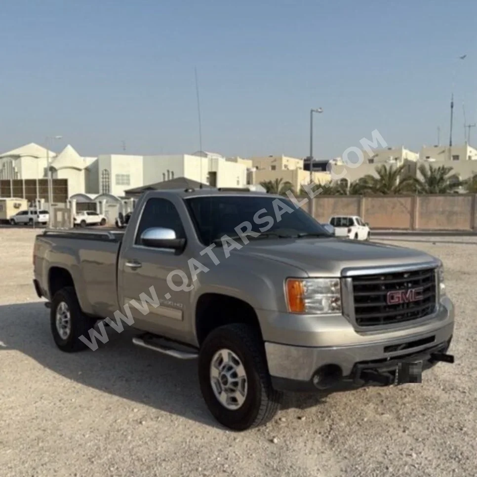 جي ام سي  سييرا  2500 HD  2007  اوتوماتيك  155,000 كم  8 سلندر  دفع خلفي  بيكب  فضي