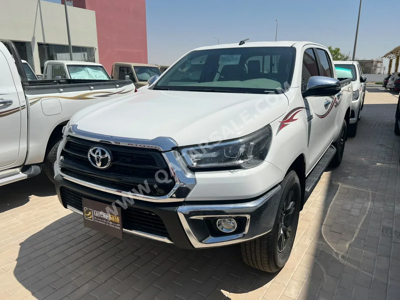 Toyota Hilux SR5 2025 Automatic 2,000 Km 4 Cylinder Four Wheel Drive (4WD) Pick Up White With Warranty