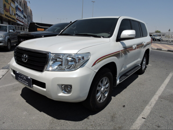 Toyota  Land Cruiser  GX  2013  Automatic  230,000 Km  6 Cylinder  Four Wheel Drive (4WD)  SUV  White