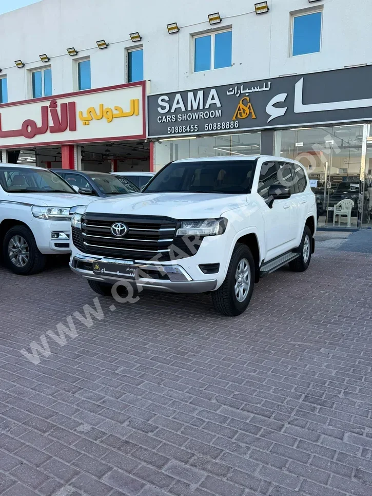 تويوتا لاند كروزر جي اكس 2024 اوتوماتيك 76,000 كم 6 سلندر دفع رباعي اس يو في أبيض تحت الضمان