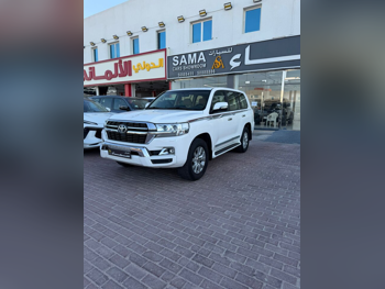 Toyota  Land Cruiser  GXR  2021  Automatic  204,000 Km  8 Cylinder  Four Wheel Drive (4WD)  SUV  White