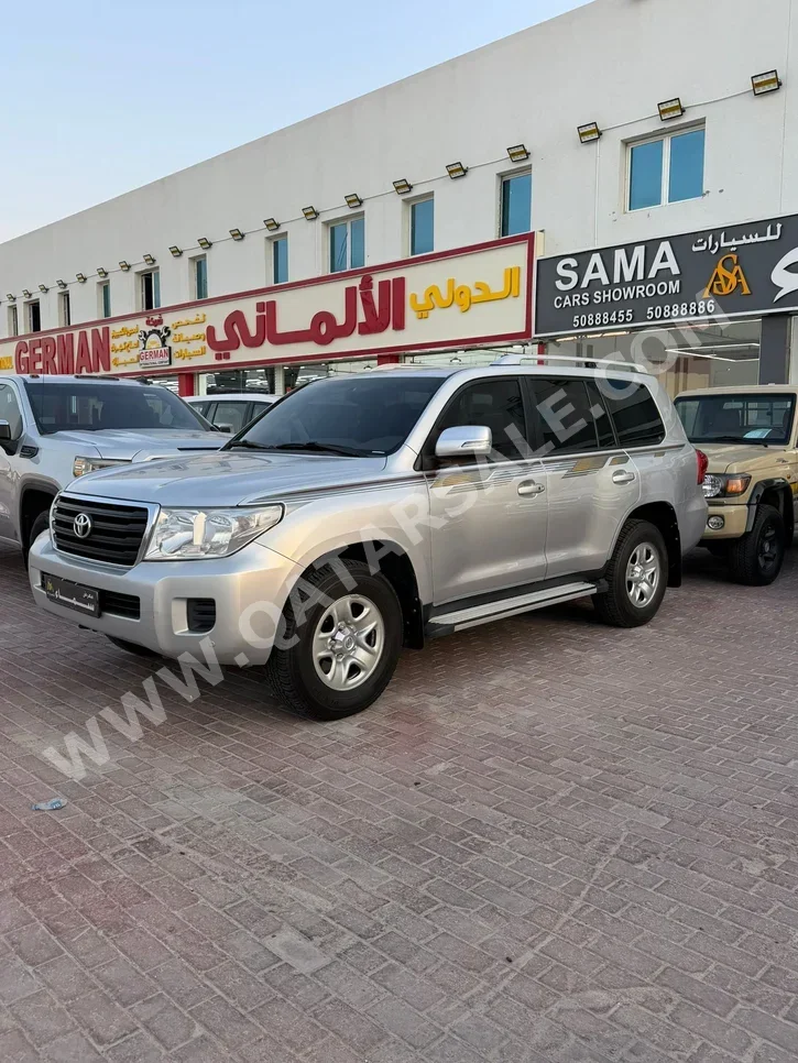 Toyota Land Cruiser GX 2014 Automatic 170,000 Km 6 Cylinder Four Wheel Drive (4WD) SUV Silver