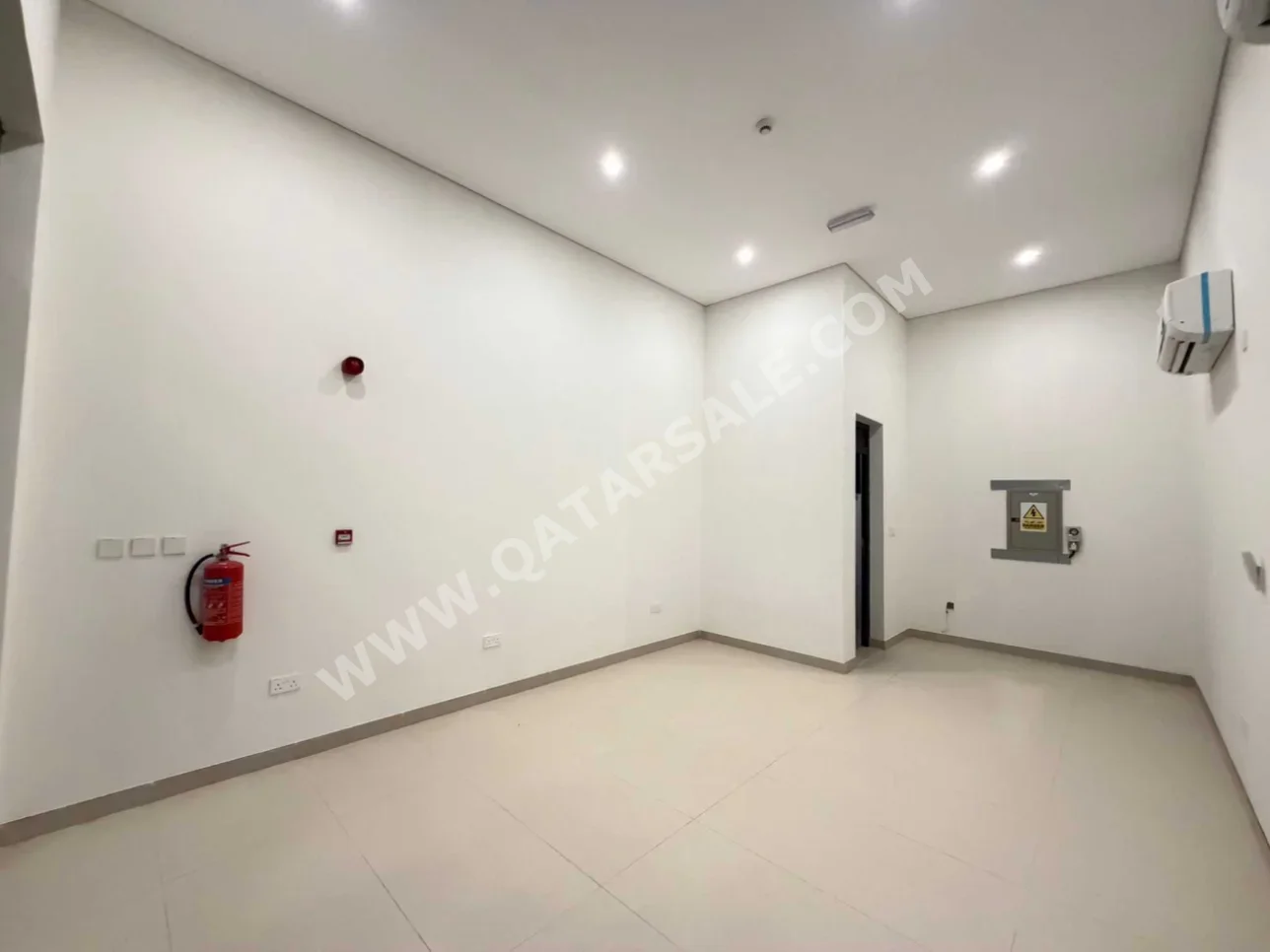Commercial Shops - Not Furnished - Doha For Rent