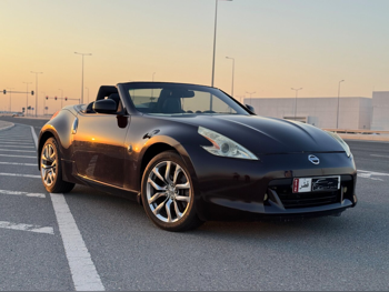 Nissan Z 370 2011 Automatic 108,000 Km 6 Cylinder Rear Wheel Drive (RWD) Convertible Maroon