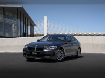 BMW 5-Series 520i 2022 Automatic 36,000 Km 4 Cylinder Rear Wheel Drive (RWD) Sedan Black