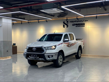 Toyota Hilux SR5 2023 Automatic 155,000 Km 4 Cylinder Four Wheel Drive (4WD) Pick Up White