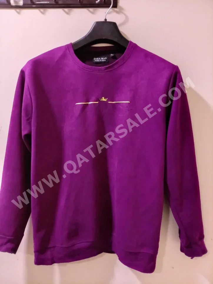 ملابس رجالي الدنيم \  ثياب داخلية  أحمر  قطر  خريف / شتاء \ المقاس: لارج