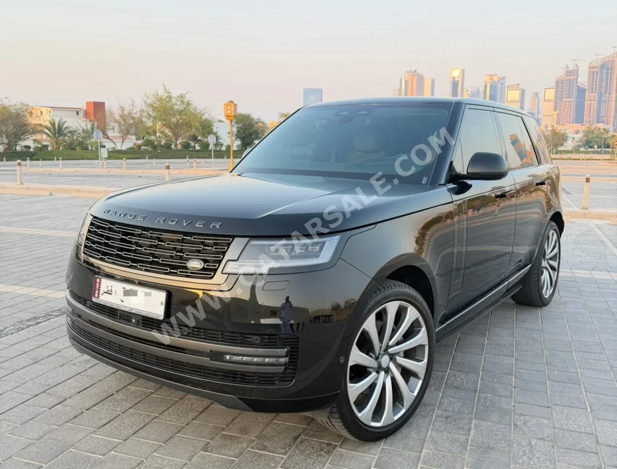 Land Rover Range Rover Vogue 2024 Automatic 51,000 Km 8 Cylinder Four Wheel Drive (4WD) SUV Black With Warranty