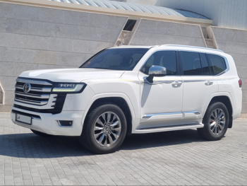 Toyota Land Cruiser VXR Twin Turbo 2023 Automatic 96,000 Km 6 Cylinder Four Wheel Drive (4WD) SUV White
