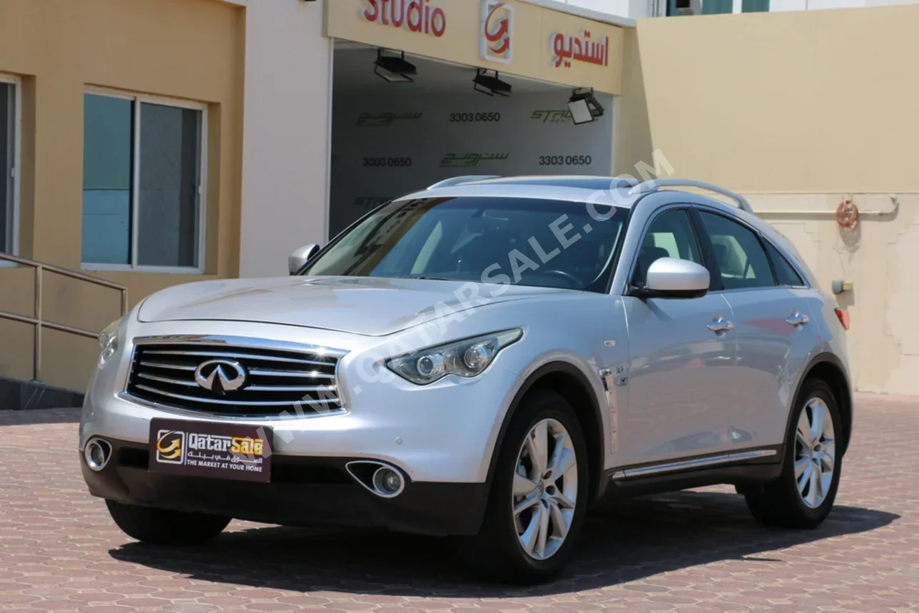 Infiniti QX 70 2016 Automatic 114,000 Km 6 Cylinder Four Wheel Drive (4WD) SUV Silver