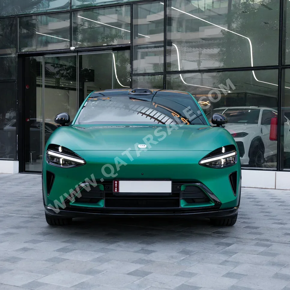 Xiaomi  YU7  Max  2025  Automatic  4,800 Km  0 Cylinder  All Wheel Drive (AWD)  SUV  Green