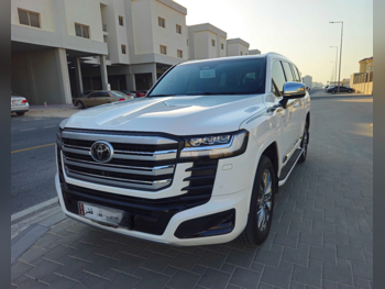 Toyota Land Cruiser VX HEV 2025 Automatic 31,000 Km 6 Cylinder Four Wheel Drive (4WD) SUV White With Warranty