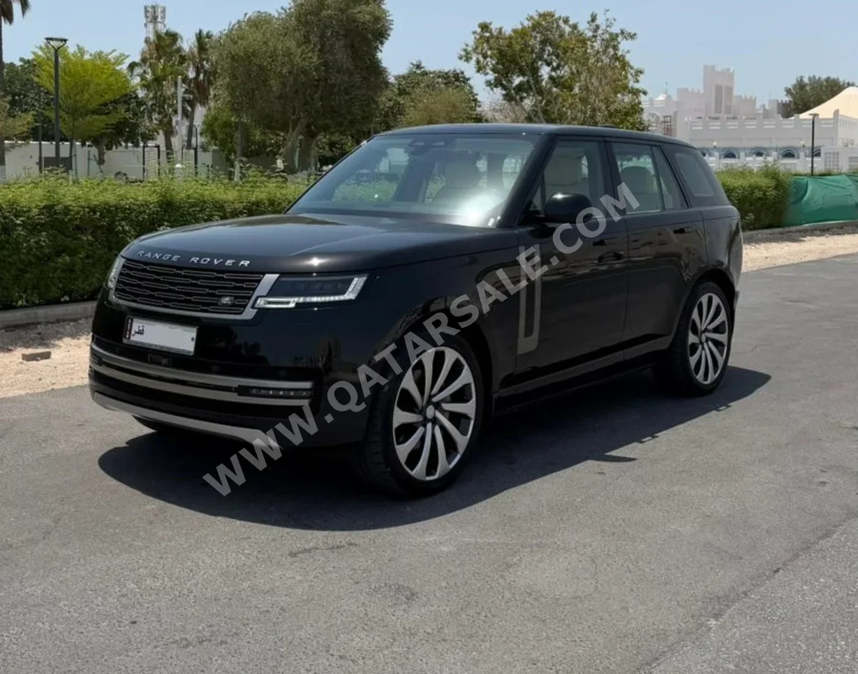 Land Rover  Range Rover  Vogue SE  2025  Automatic  13,000 Km  6 Cylinder  Four Wheel Drive (4WD)  SUV  Black  With Warranty