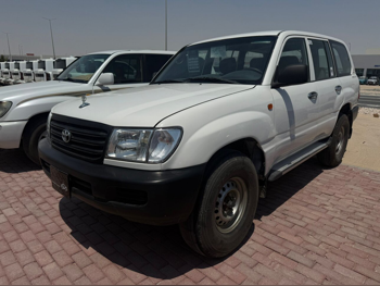 Toyota  Land Cruiser  G  2003  Manual  445,000 Km  6 Cylinder  Four Wheel Drive (4WD)  SUV  White