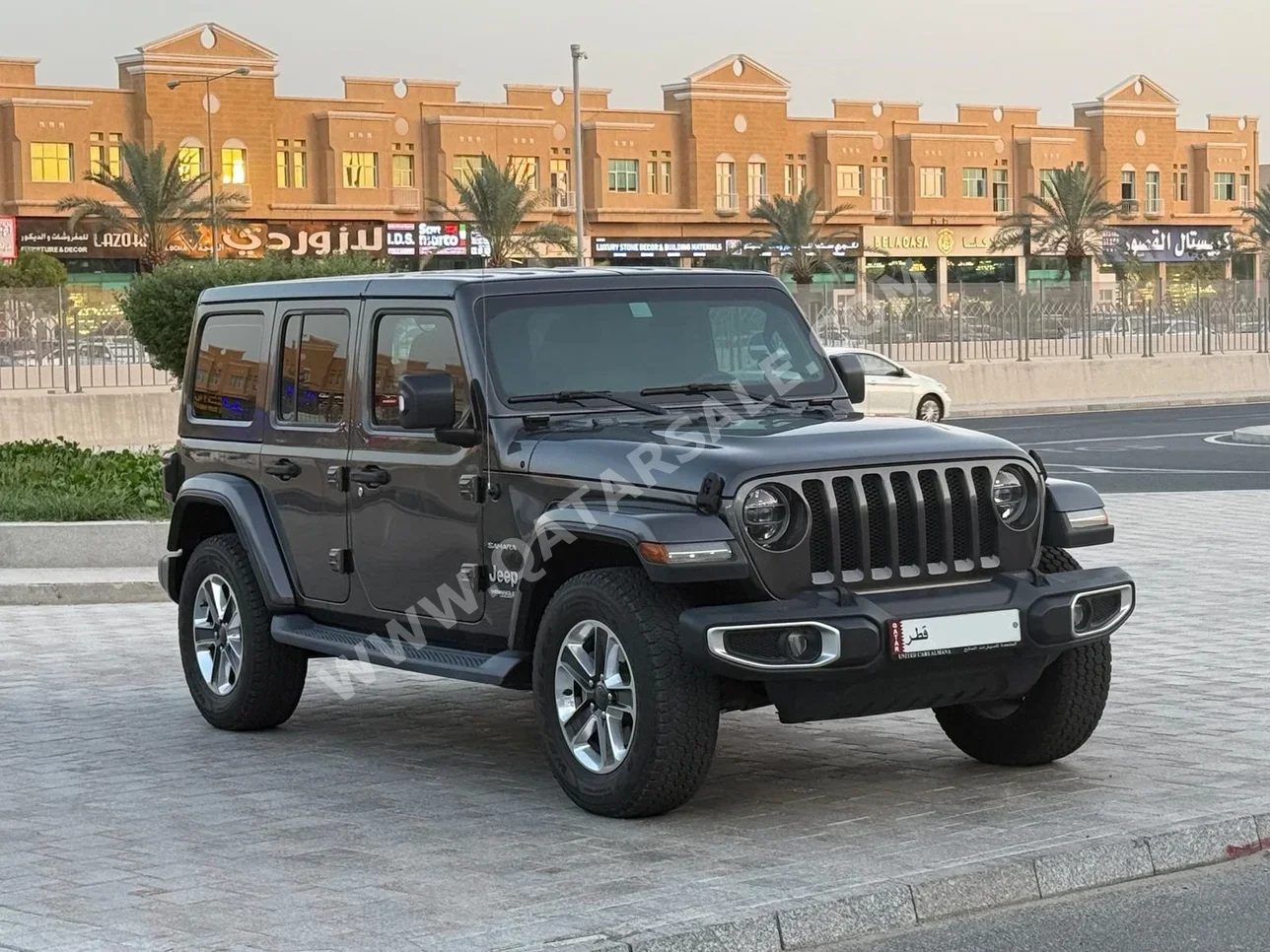 جييب رانجلار صحارى 2018 اوتوماتيك 66,000 كم 6 سلندر دفع رباعي اس يو في أسود