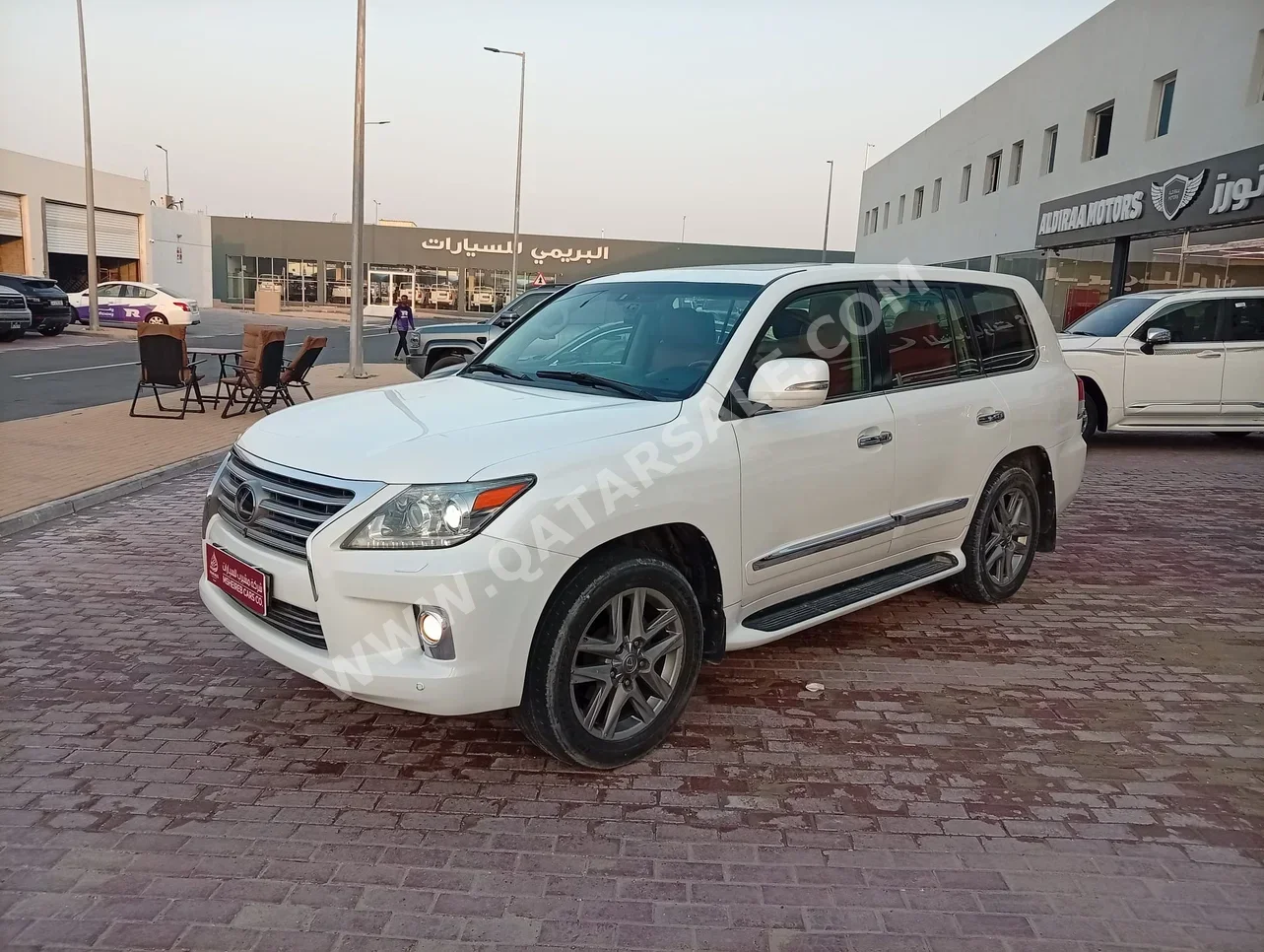 Lexus LX 570 2013 Automatic 327,000 Km 8 Cylinder Four Wheel Drive (4WD) SUV White