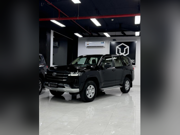 Toyota Land Cruiser GX 2023 Automatic 143,000 Km 6 Cylinder Four Wheel Drive (4WD) SUV Black