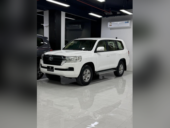 Toyota Land Cruiser GX 2017 Automatic 500,000 Km 6 Cylinder Four Wheel Drive (4WD) SUV White