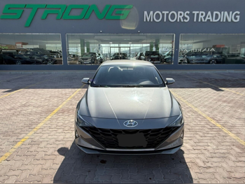 Hyundai Elantra 2023 Automatic 45,000 Km 4 Cylinder Front Wheel Drive (FWD) Sedan Silver