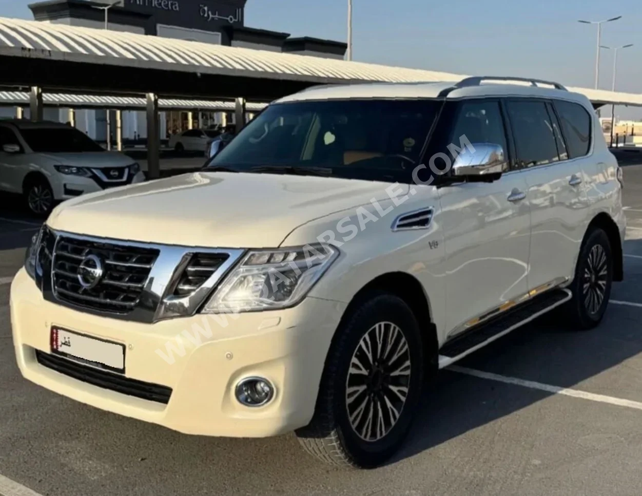 Nissan Patrol Platinum 2015 Automatic 122,000 Km 8 Cylinder Four Wheel Drive (4WD) SUV White