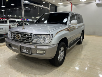 Toyota  Land Cruiser  GXR  2007  Manual  340,000 Km  6 Cylinder  Four Wheel Drive (4WD)  SUV  Silver