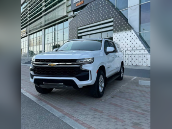 Chevrolet  Suburban  2021  Automatic  266,000 Km  8 Cylinder  Four Wheel Drive (4WD)  SUV  White