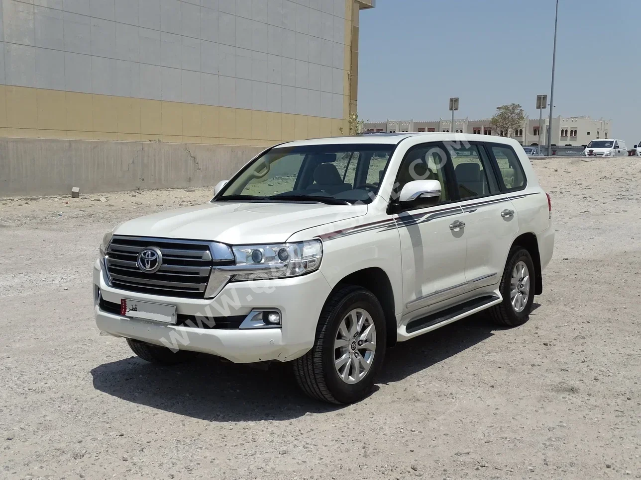 Toyota Land Cruiser GXR 2017 Automatic 312,000 Km 8 Cylinder Four Wheel Drive (4WD) SUV White