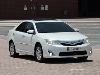 Toyota Camry GLX 2014 Automatic 200,000 Km 4 Cylinder Front Wheel Drive (FWD) Sedan White