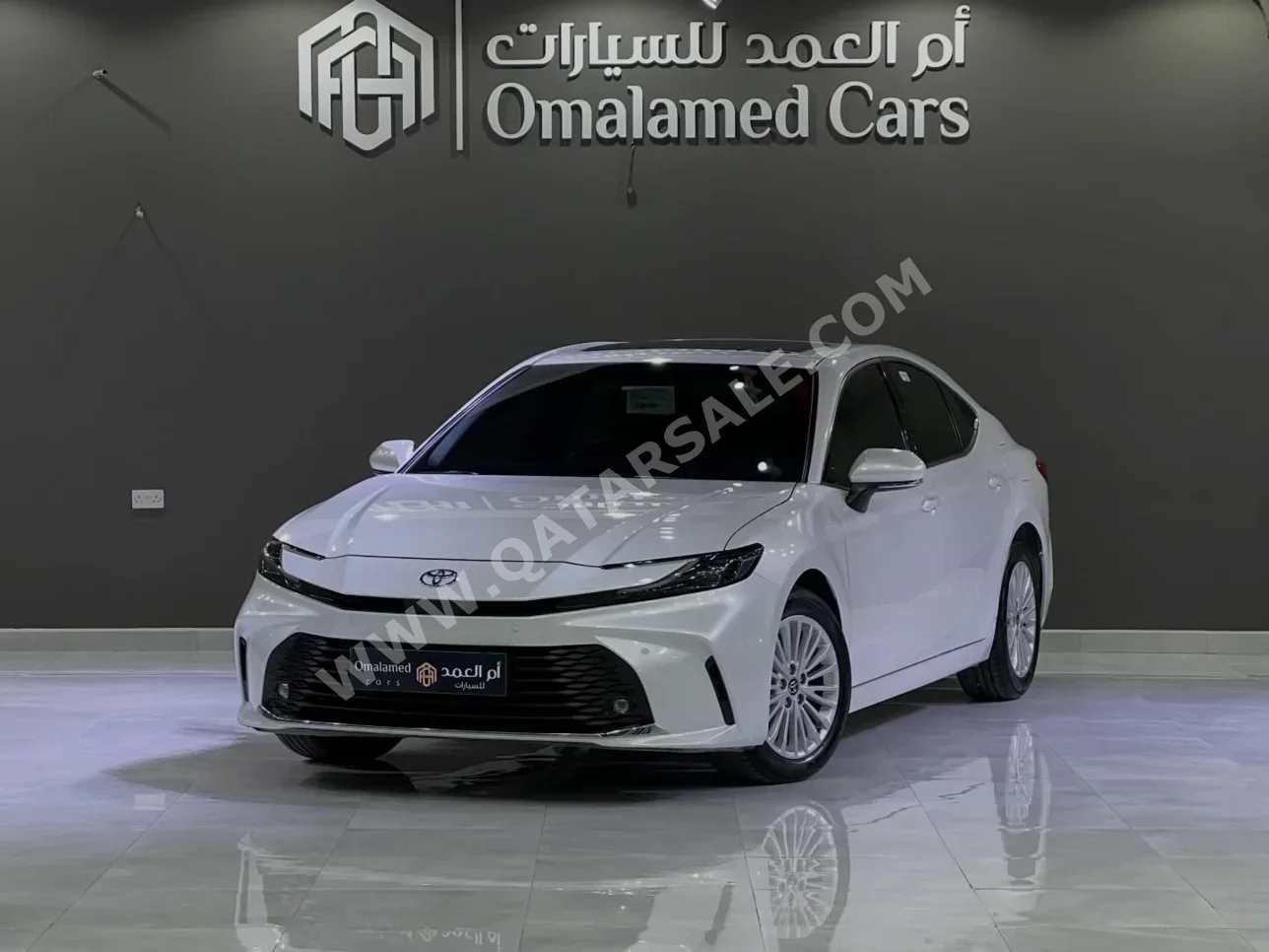 Toyota Camry LE 2025 Automatic 13,000 Km 4 Cylinder Front Wheel Drive (FWD) Sedan White With Warranty