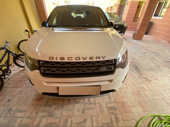 Land Rover  Discovery  Sport HSE  2016  Automatic  92,000 Km  4 Cylinder  Four Wheel Drive (4WD)  SUV  White