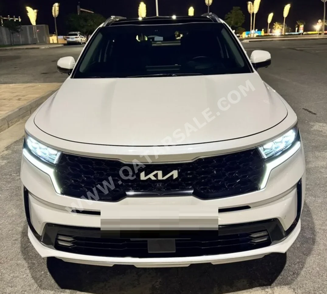 كيا سورينتو 3.5 2022 اوتوماتيك 46,000 كم 6 سلندر دفع كلي مستمر اس يو في أبيض تحت الضمان