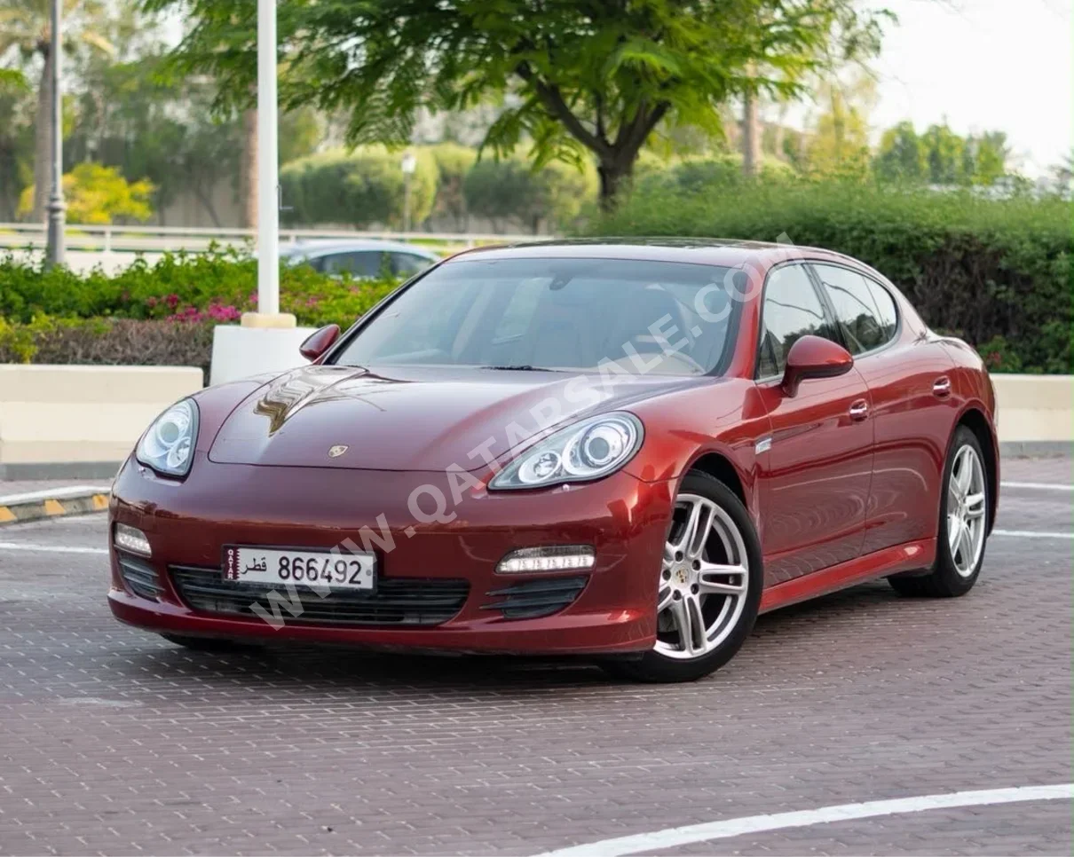 Porsche Panamera 4 2012 Automatic 37,000 Km 6 Cylinder All Wheel Drive (AWD) Hatchback Red
