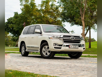 Toyota Land Cruiser GXR 2020 Automatic 70,000 Km 6 Cylinder Four Wheel Drive (4WD) SUV White With Warranty