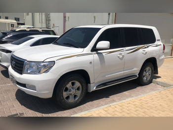 Toyota  Land Cruiser  GX  2008  Manual  813,000 Km  6 Cylinder  Four Wheel Drive (4WD)  SUV  White