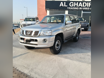 نيسان  باترول  سفاري  2006  اوتوماتيك  352,000 كم  6 سلندر  دفع رباعي  اس يو في  فضي