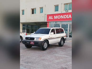 تويوتا  لاند كروزر  جي اكس  2002  عادي  500,000 كم  6 سلندر  دفع رباعي  اس يو في  أبيض