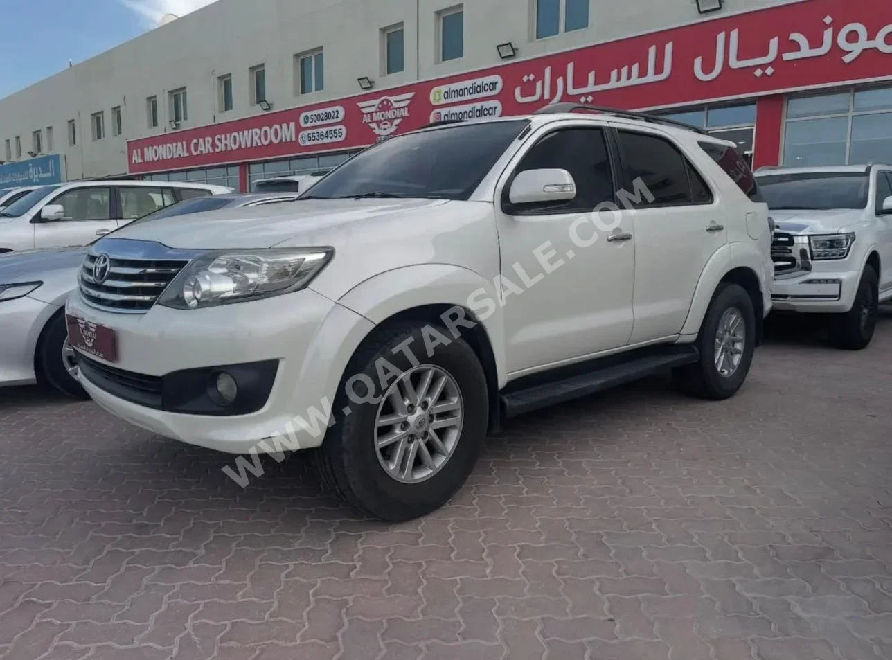 تويوتا فورشنر 2015 اوتوماتيك 206,000 كم 6 سلندر دفع رباعي اس يو في أبيض