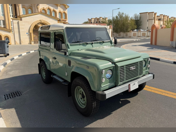 Land Rover Defender 2016 Manual 26,000 Km 4 Cylinder Four Wheel Drive (4WD) SUV Green