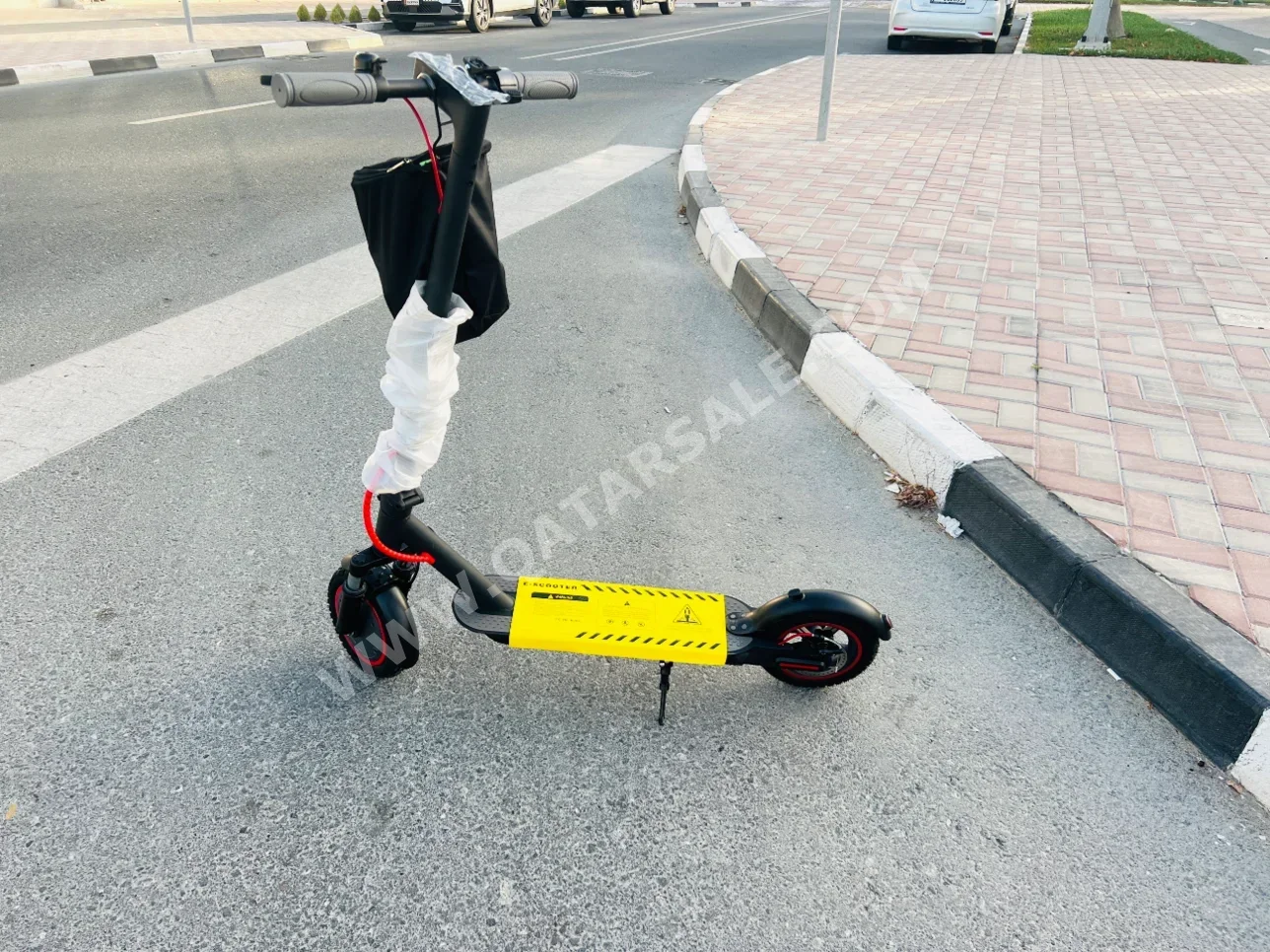 سكوترات سكوتر كهربائي - أسود