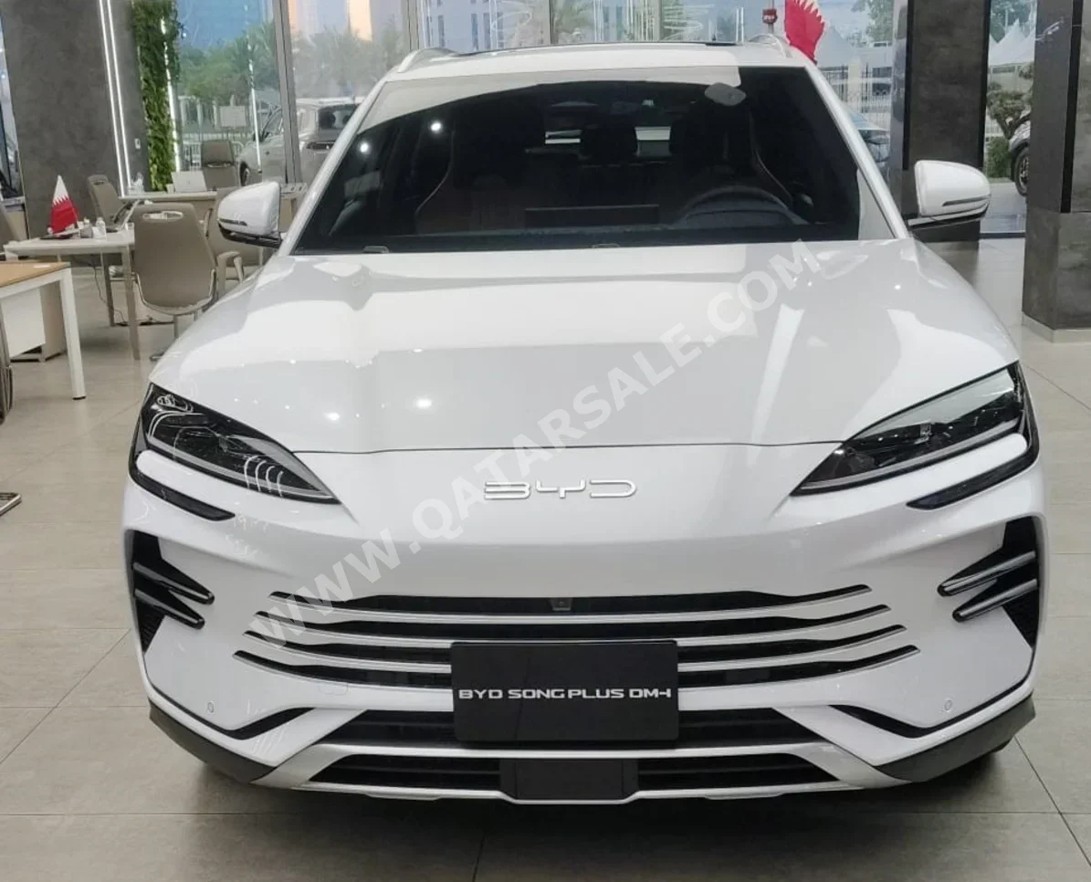 بي واي دي سونغ بلس 4 سلندر إس يو في 2 في 4 أزرق وأبيض 2024