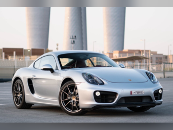 Porsche  Cayman  2015  Automatic  51,000 Km  6 Cylinder  Rear Wheel Drive (RWD)  Coupe / Sport  Silver